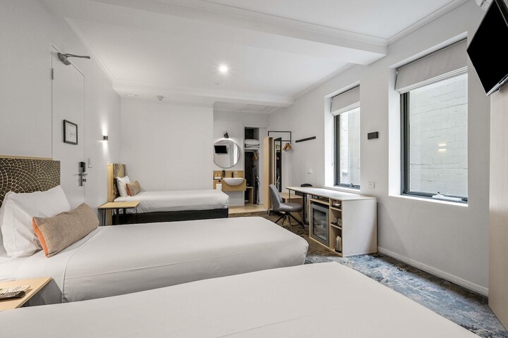 Room 40 of 66
