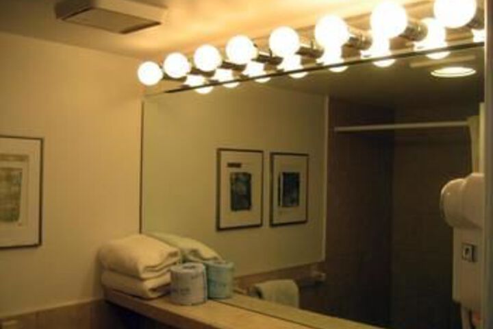 Room 3 of 40