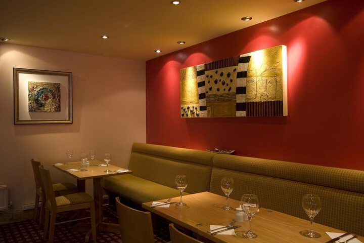 Dining 26 of 30