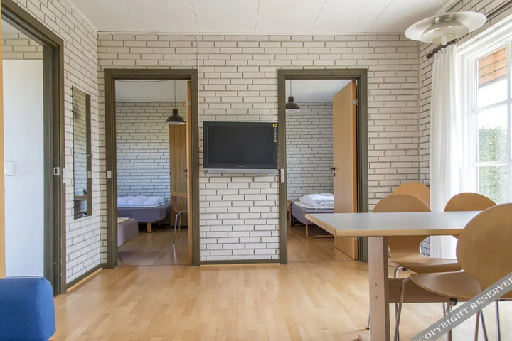 Room 4 of 5