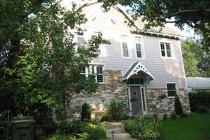 Plum Grove Inn