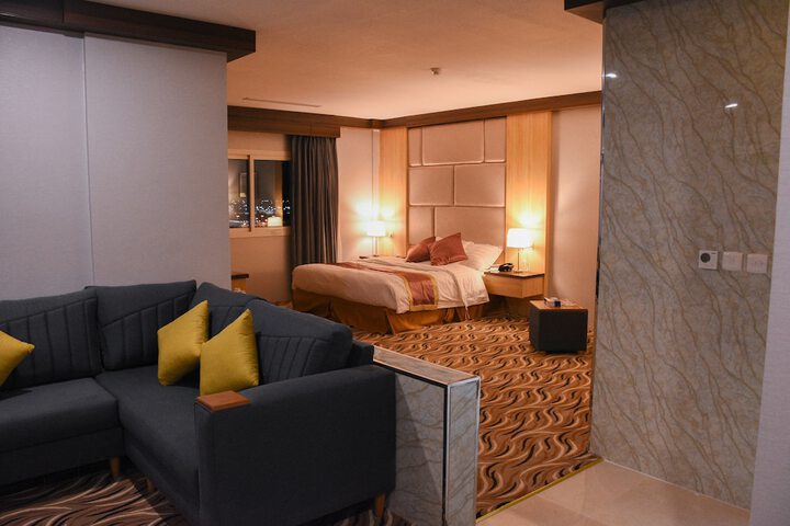 Room 12 of 60