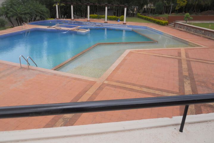 Pool 24 of 52