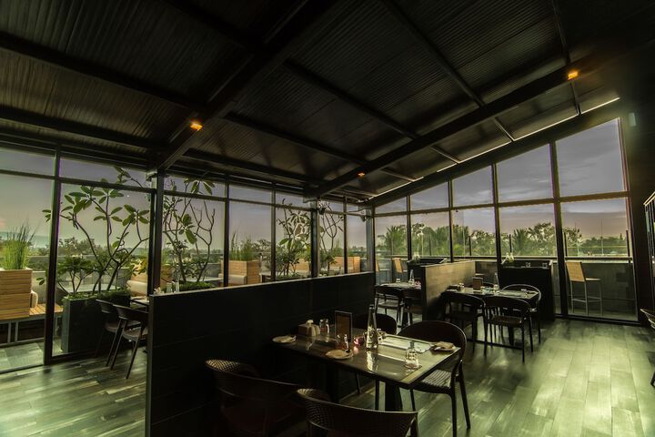 Dining 58 of 79