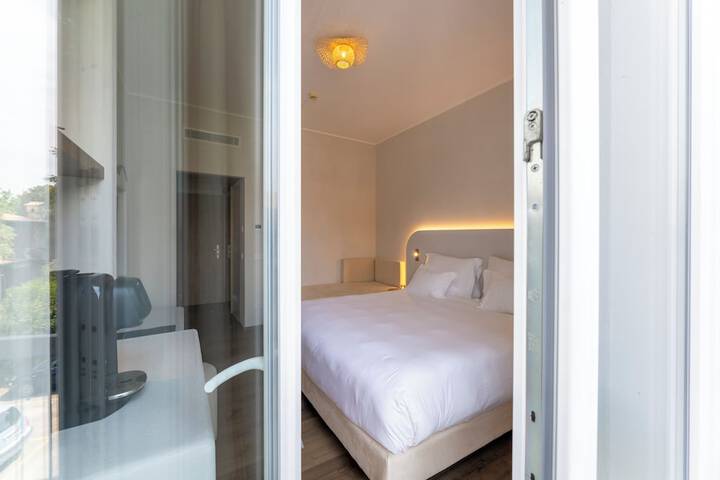 Room 46 of 90