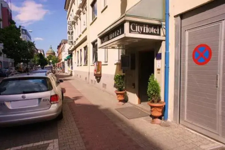 CITY MANNHEIM