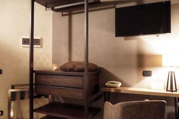 Room 104 of 140