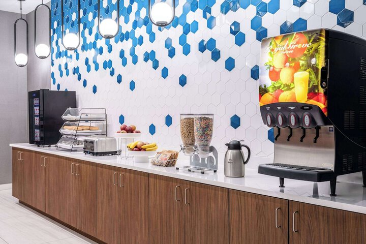 Breakfast/Coffee Service 32 of 40