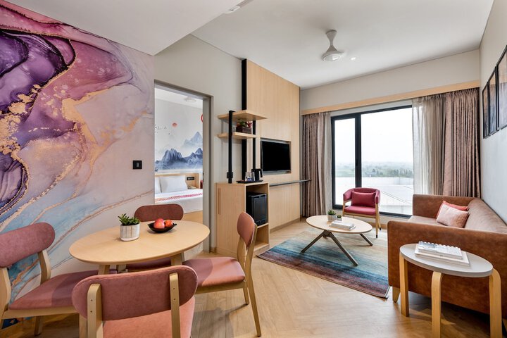 Room 19 of 80