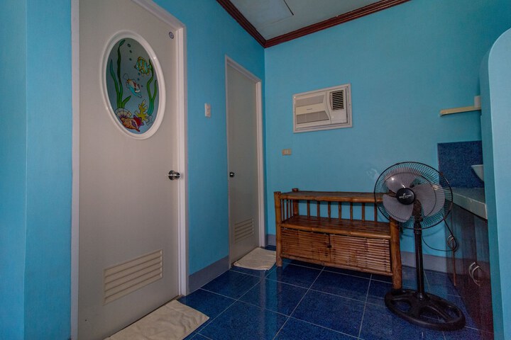 Room 120 of 210