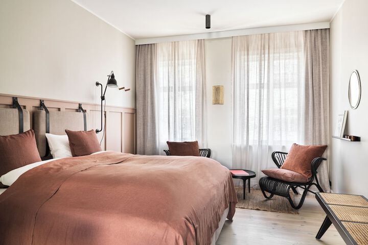 Room 10 of 36