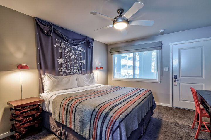 Standard | King Bed (7 of 11)