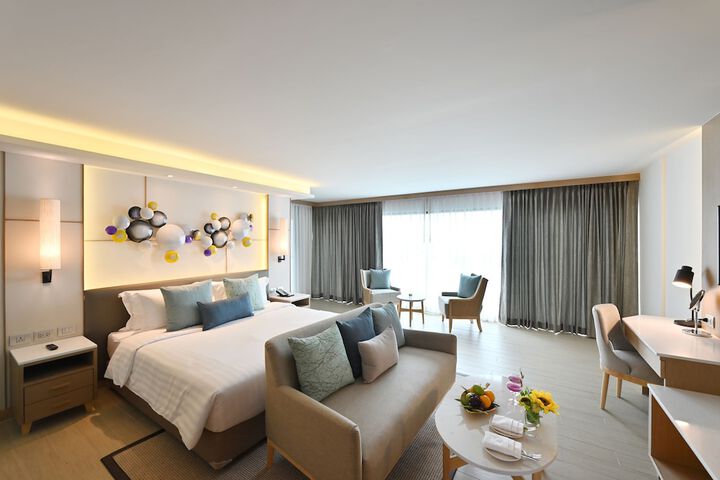 Room 37 of 165