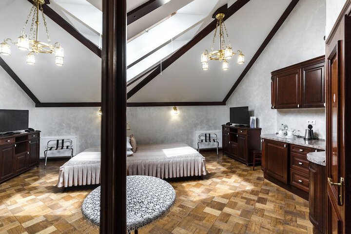 Room 21 of 87