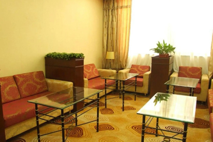 Room 14 of 25