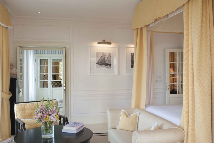Room 28 of 106