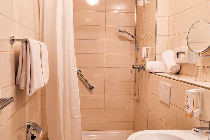Room 25 of 57