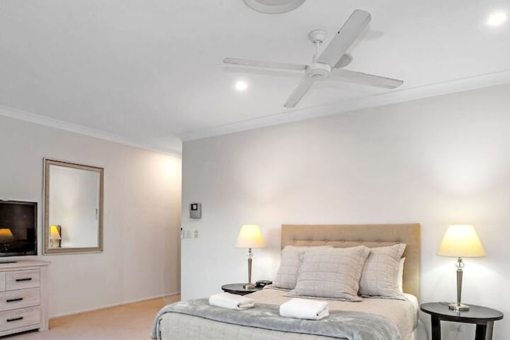 Room 6 of 30