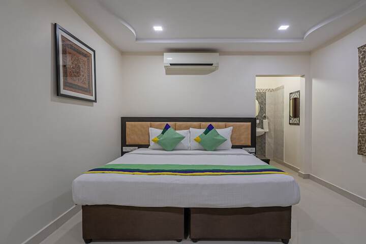 Room 9 of 37