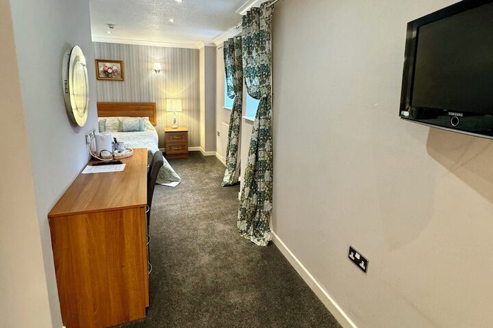 Room 49 of 90