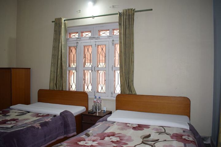 Room 16 of 33