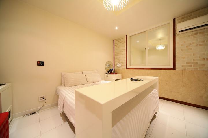 Room 22 of 75