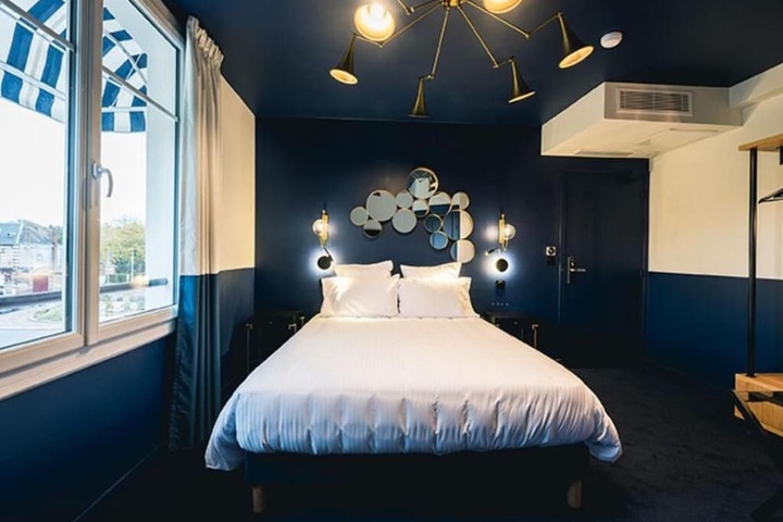 Room 8 of 32
