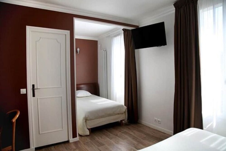 Room 11 of 22