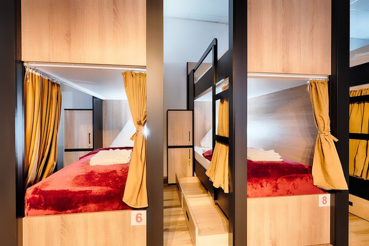Room 7 of 11