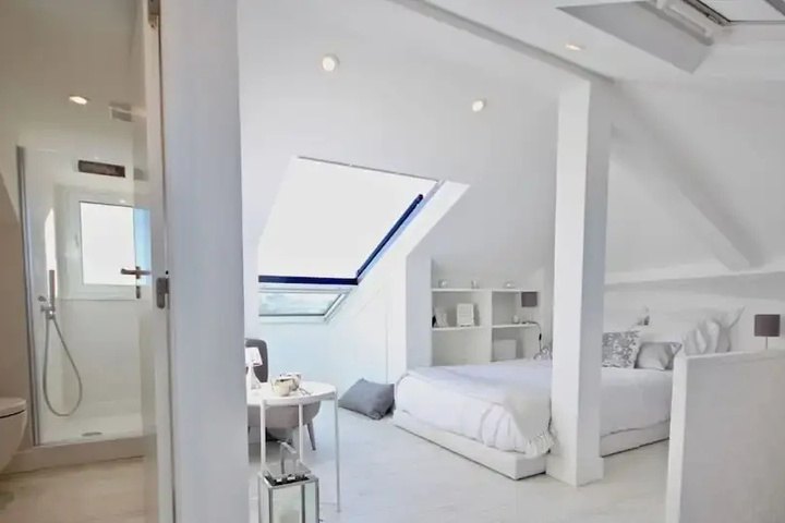 Room 3 of 16