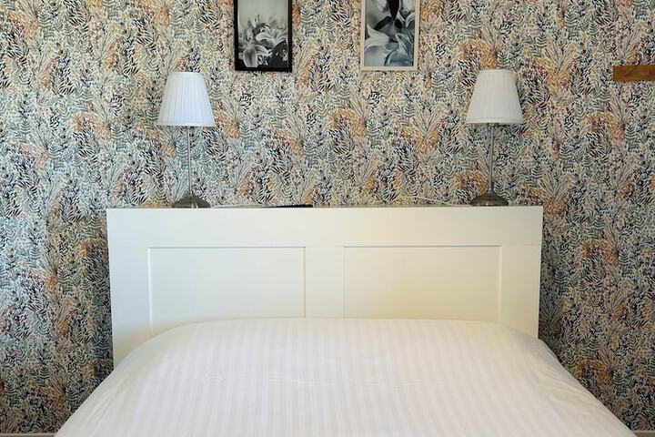 Room 6 of 44