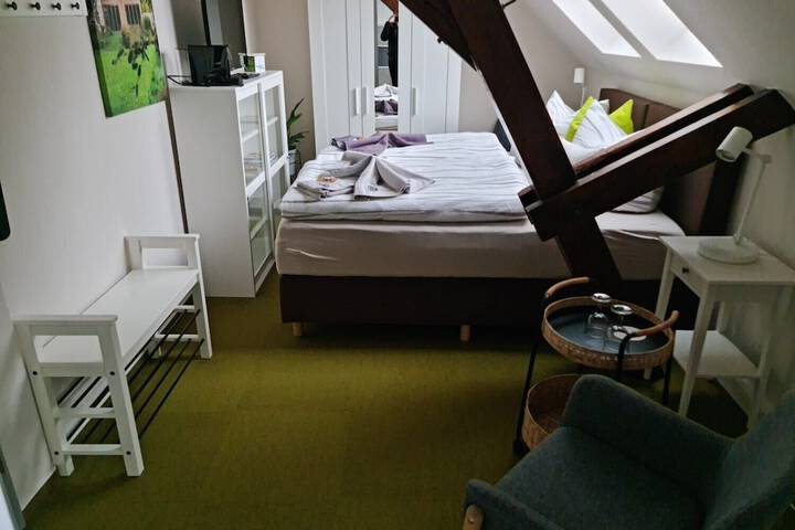Room 16 of 43