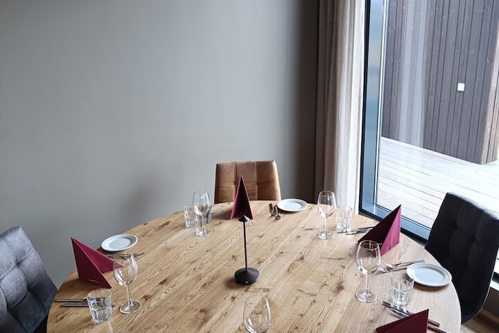 Dining 17 of 35