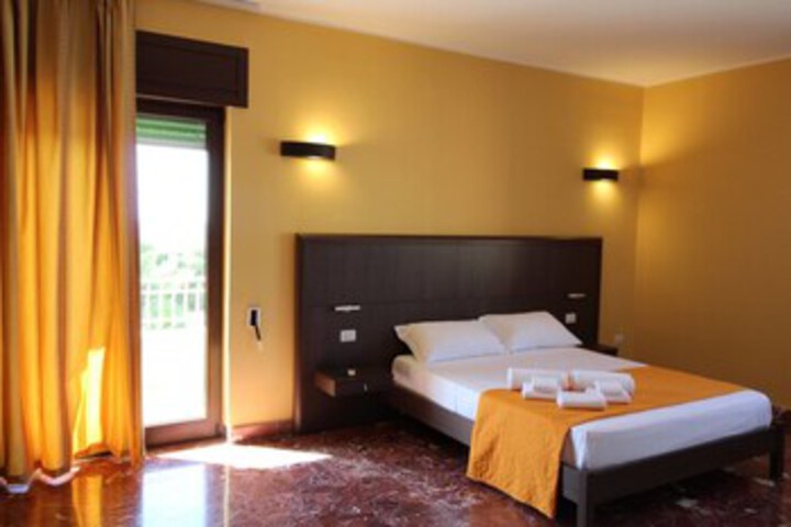 Room 12 of 17