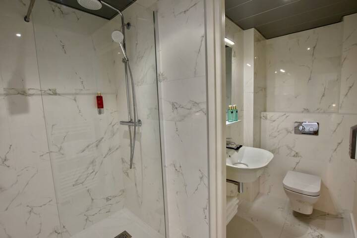 Clean Restrooms