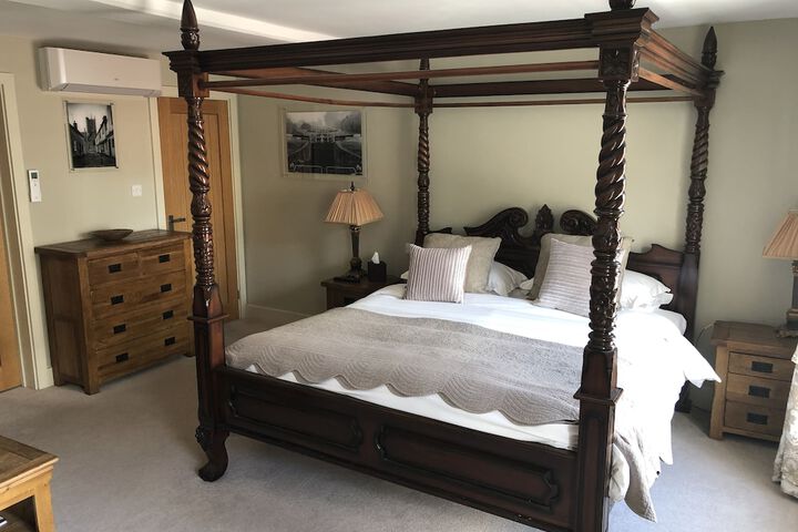 Room 80 of 96