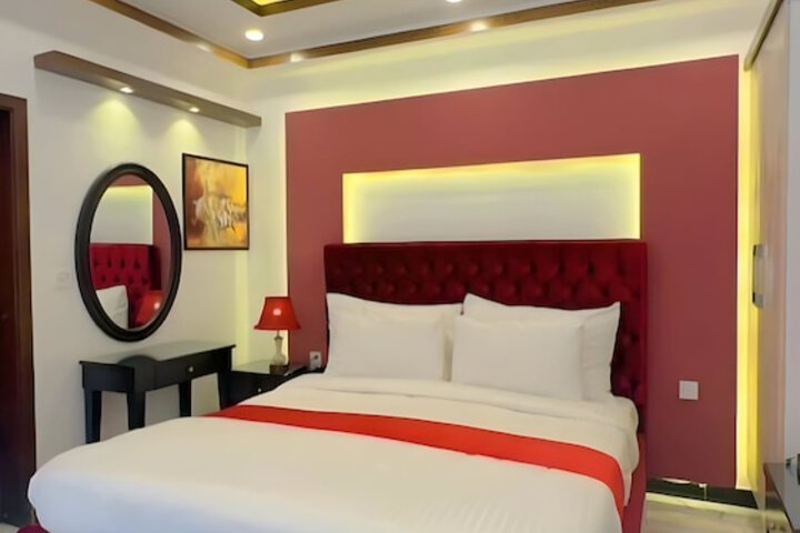 Room 9 of 29