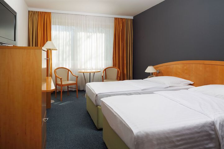 Room 10 of 44