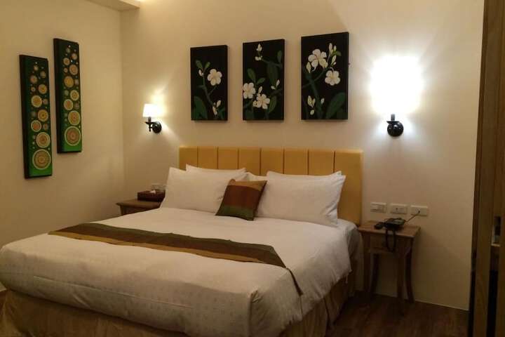 Room 14 of 80
