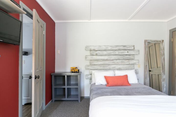 Room 37 of 114