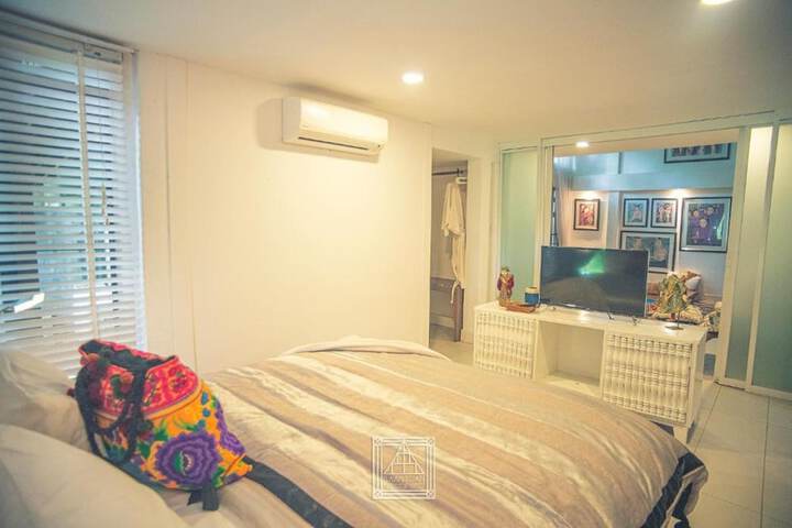 Room 51 of 283