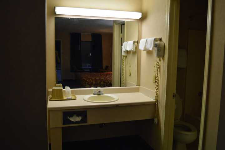 Room 8 of 18