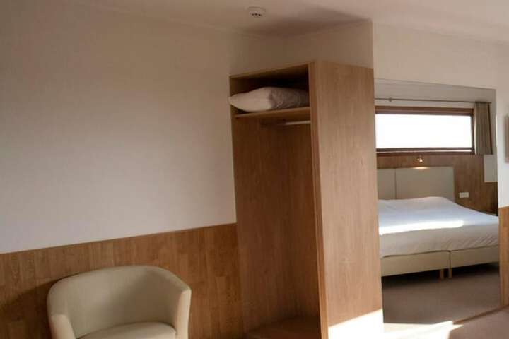 Room 9 of 21
