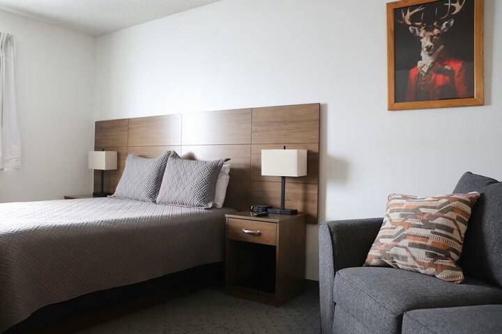 Room 5 of 14