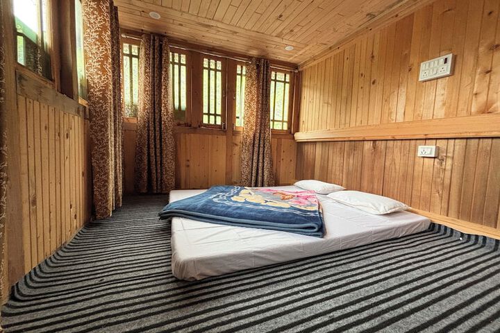 Room 3 of 27