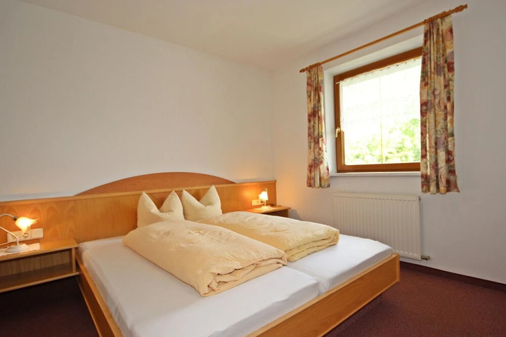 Room 5 of 13