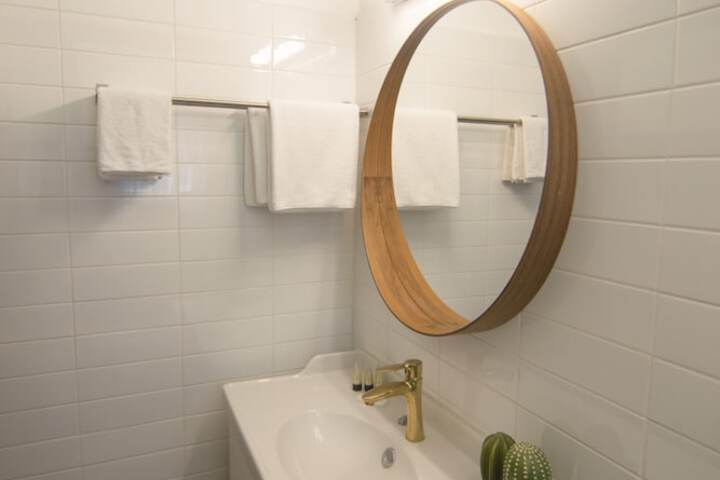 Room 152 of 166
