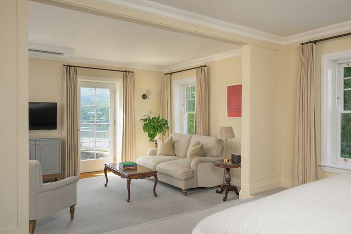 Room 49 of 103