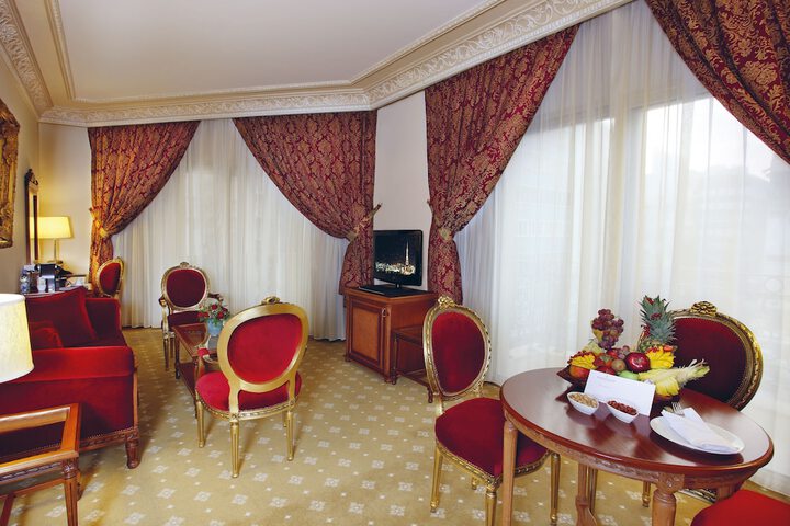 Room 21 of 42