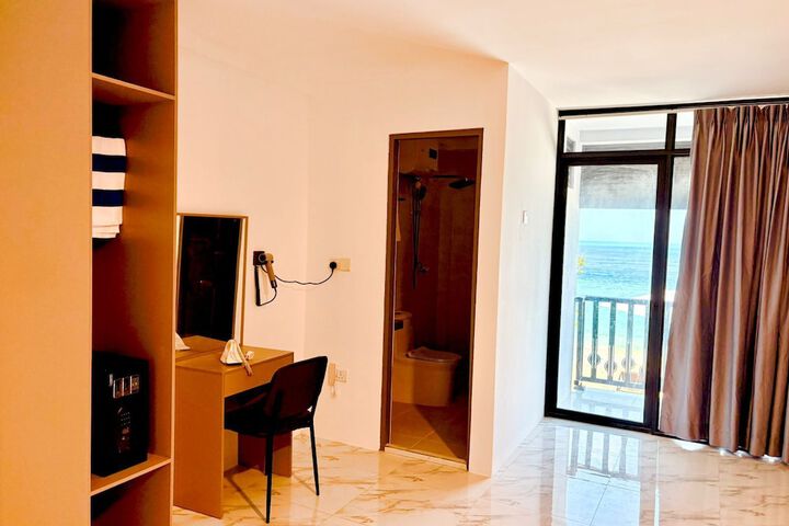 Room 7 of 17